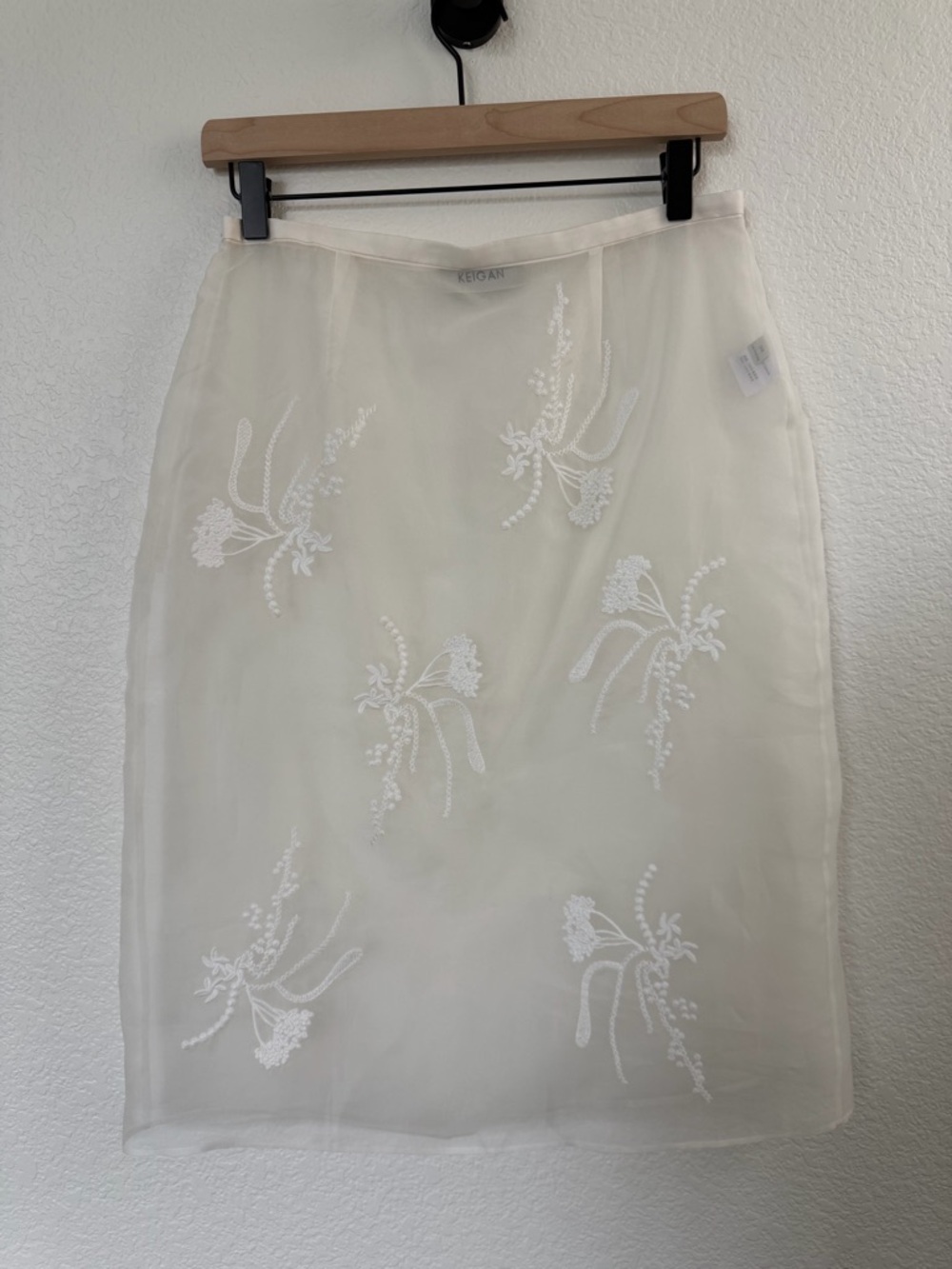 Embroidery silk white skirt hand stitched